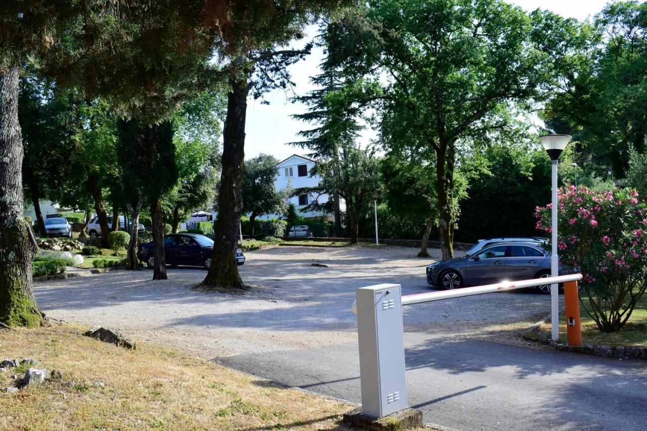Apartments Monty Malinska Exterior foto